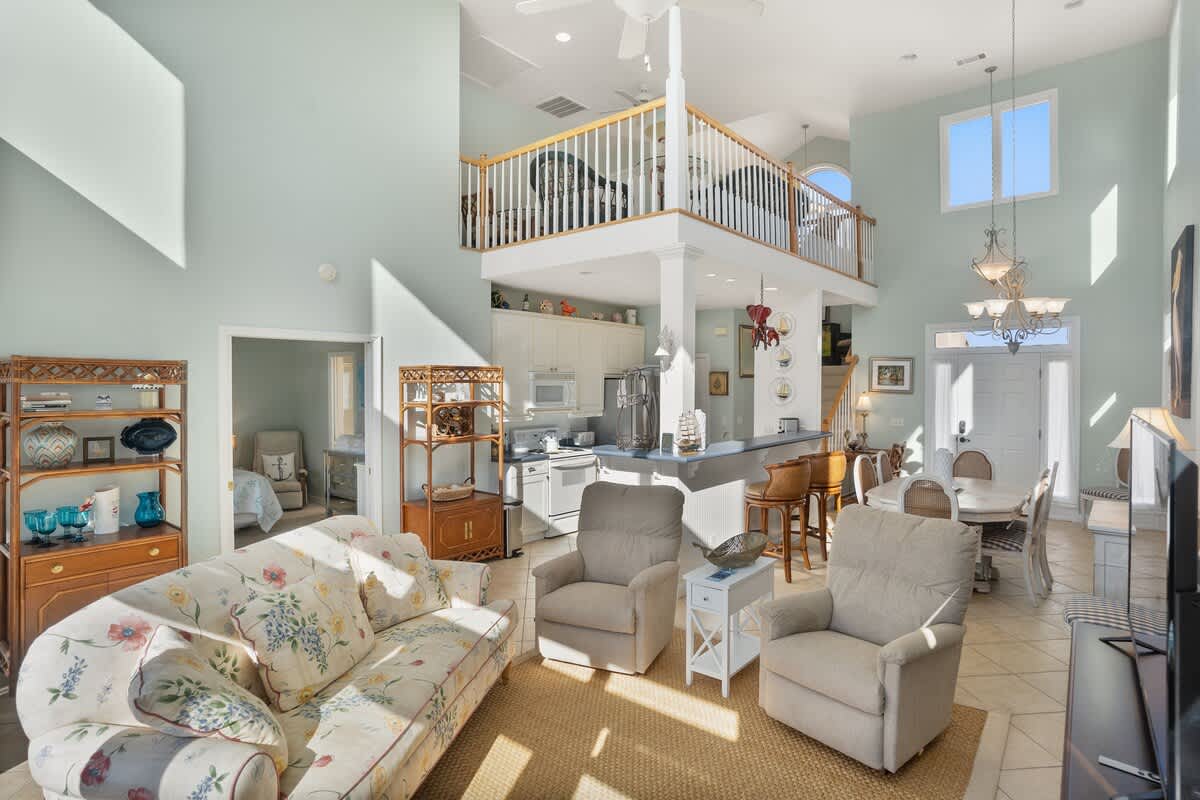 Huge, open concept living room