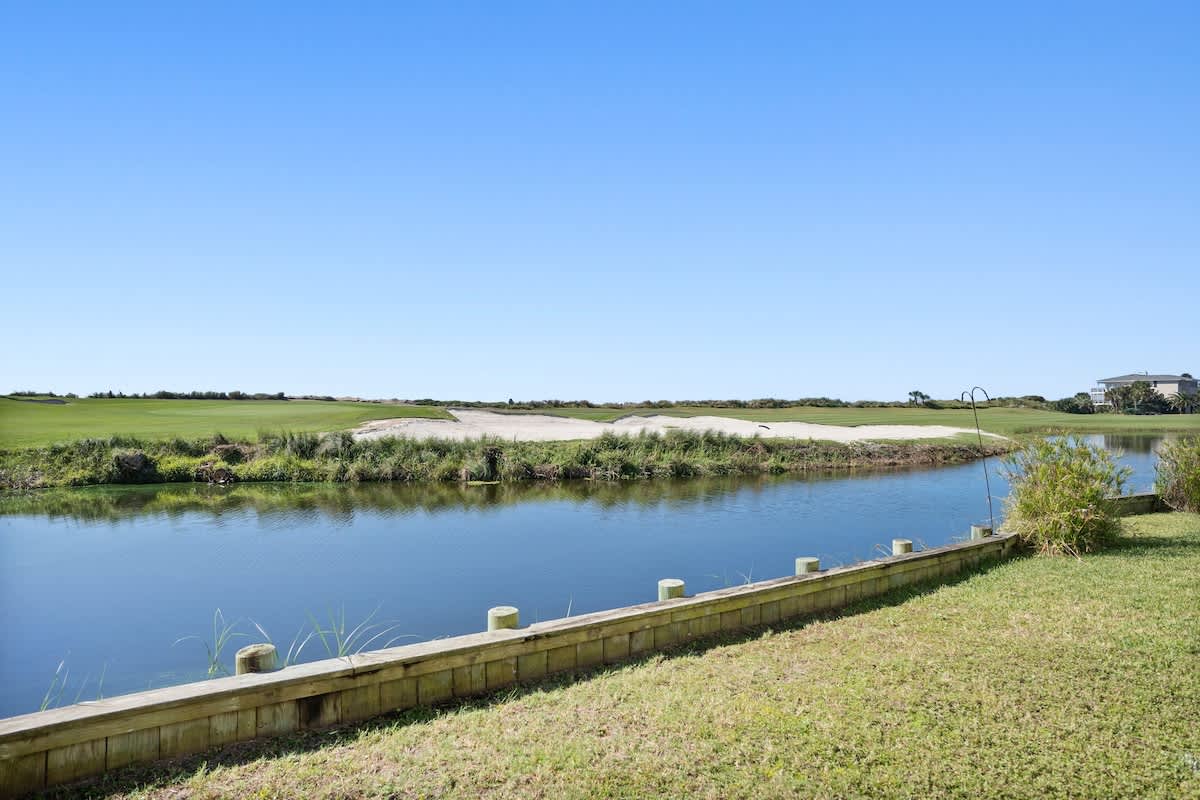 Captivating ocean and golf course views!
