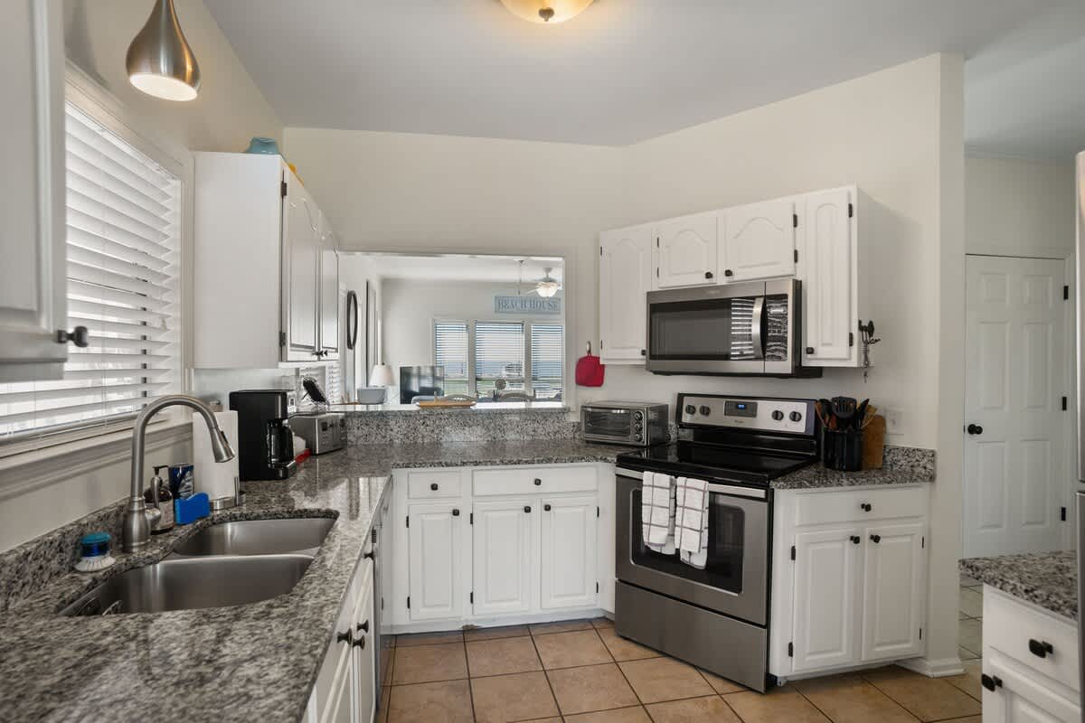 Well-equipped kitchen