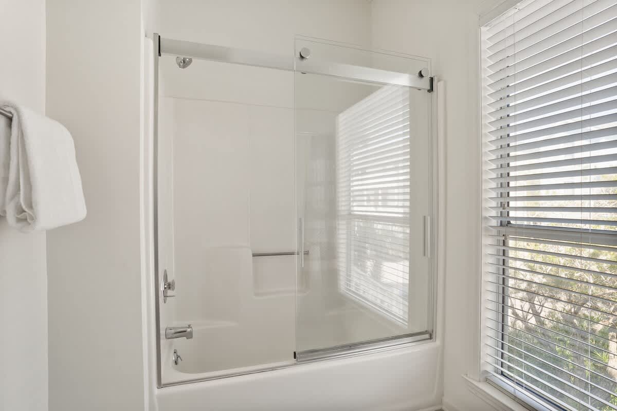 Second floor Jack & Jill en suite