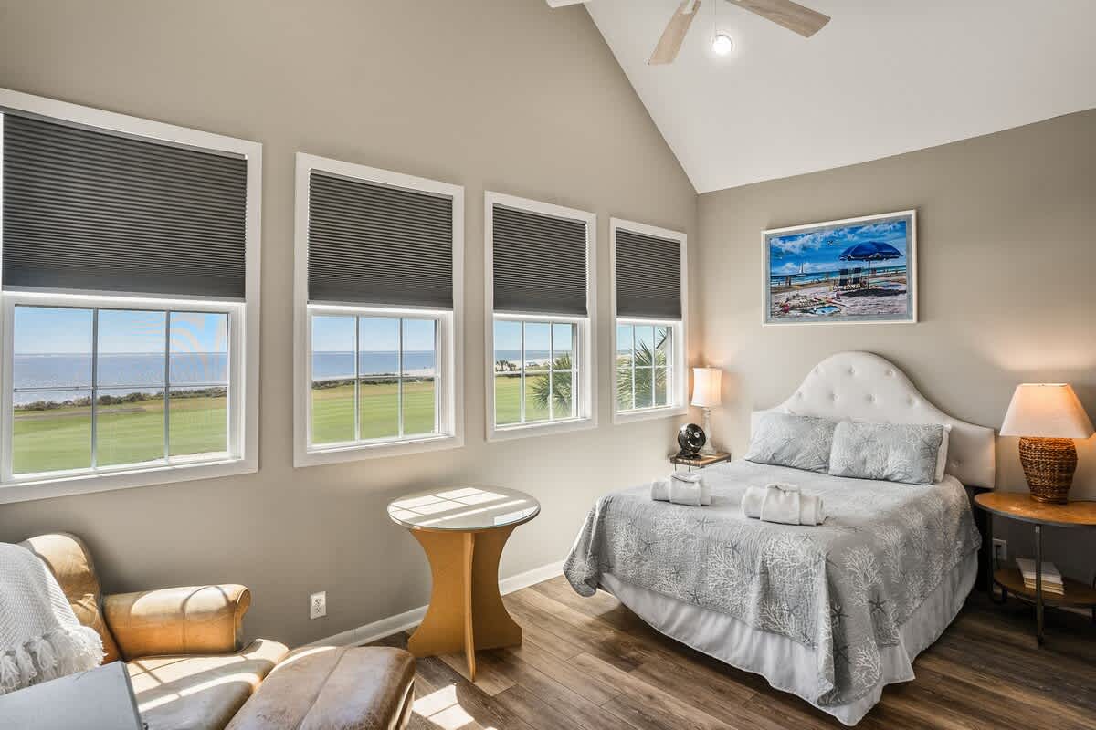 Guest bedroom with Jack and Jill bathroom
