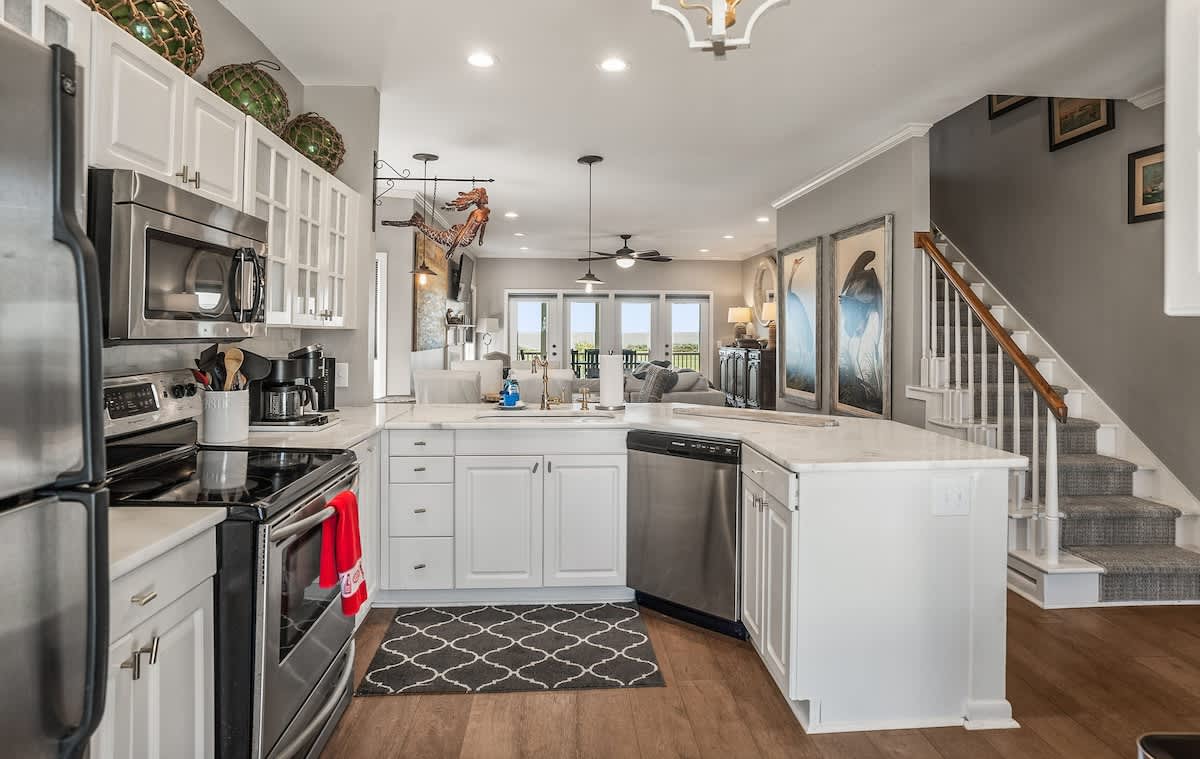 Open concept kitchen and dining area