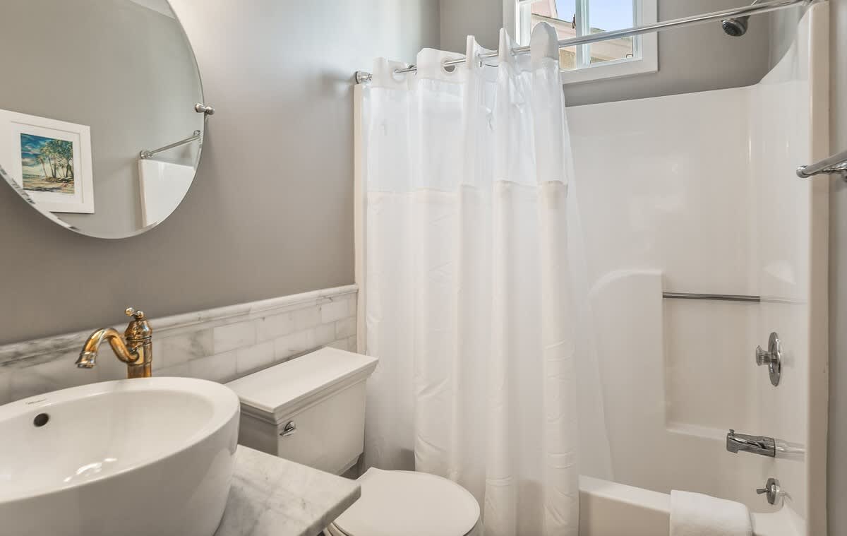 First floor hallway full bathroom