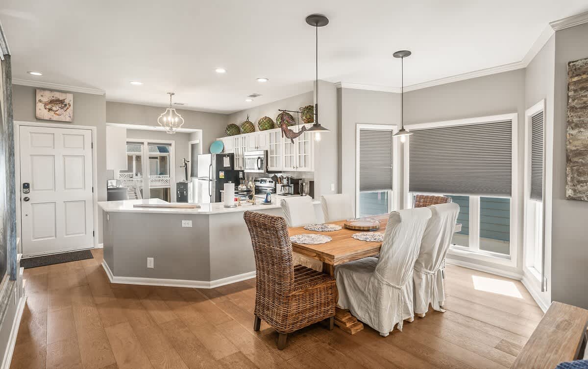 Open concept kitchen and dining area
