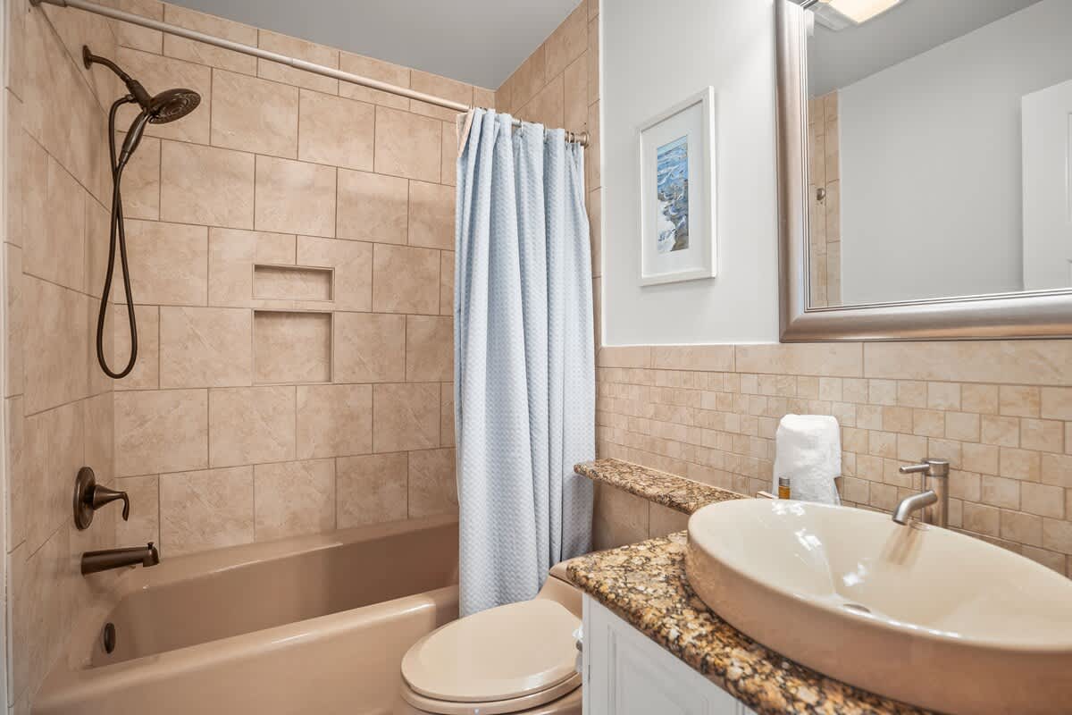 Full Bathroom in 1st Level Hallway