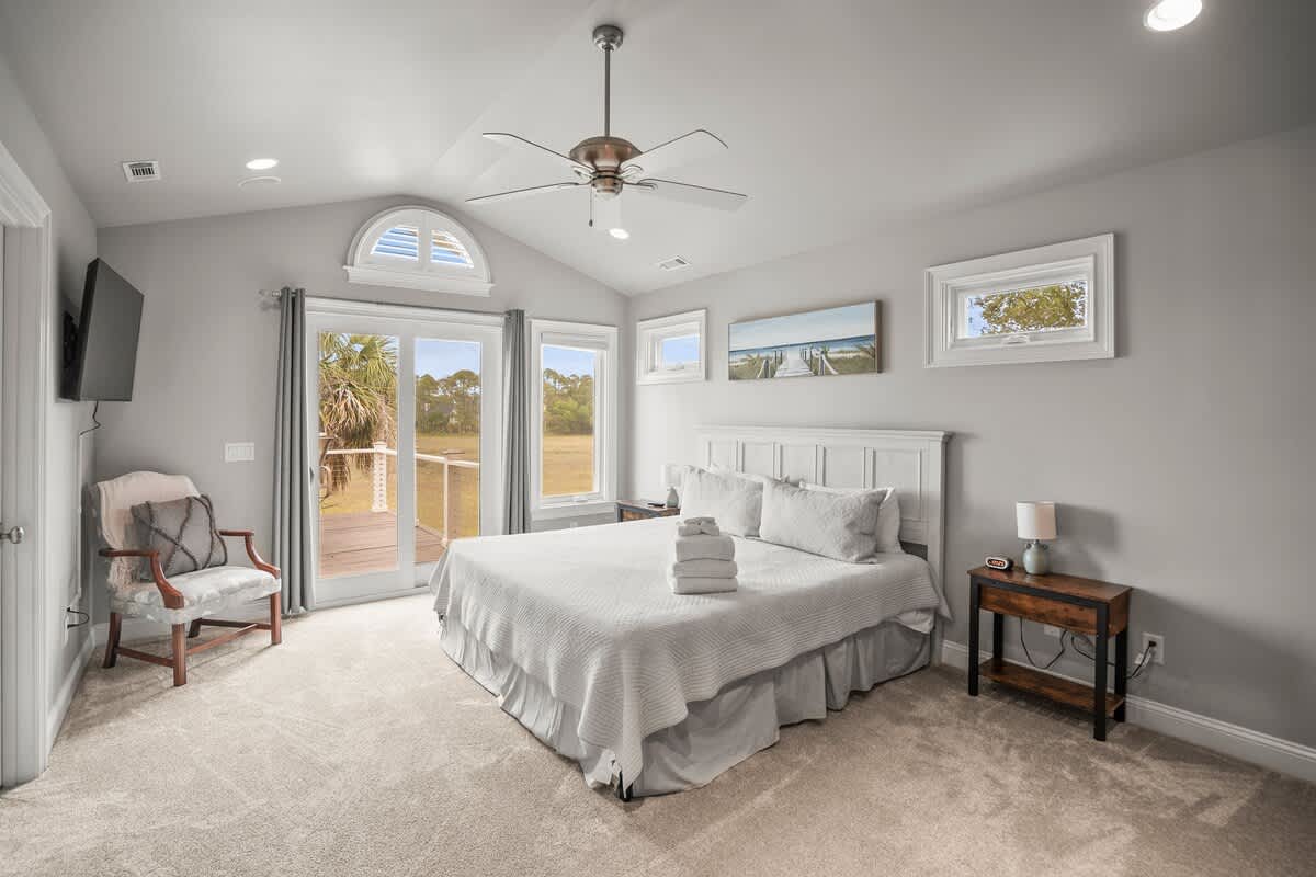 2nd Level Primary with King Bed, Deck Access and Full En Suite Bathroom