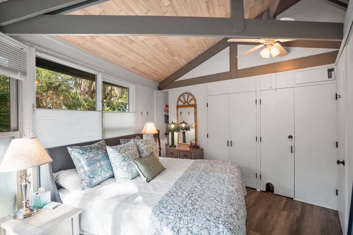 Primary bedroom with en suite bathroom