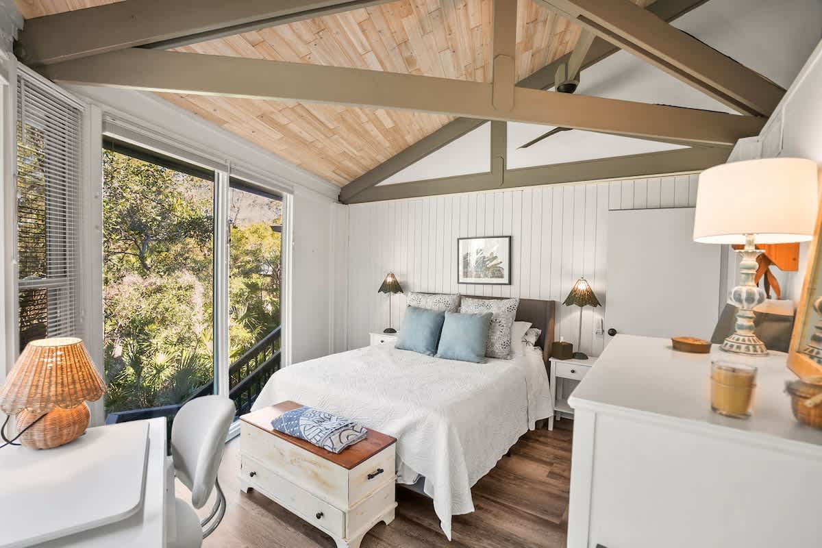 Guest bedroom