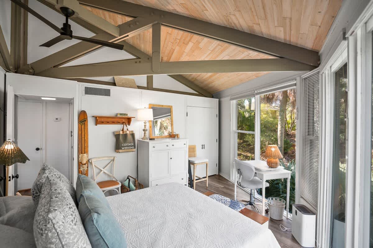 Guest bedroom