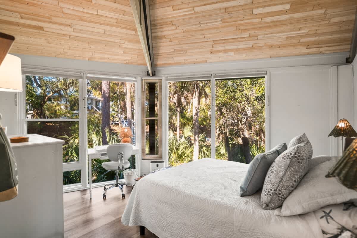 Guest bedroom