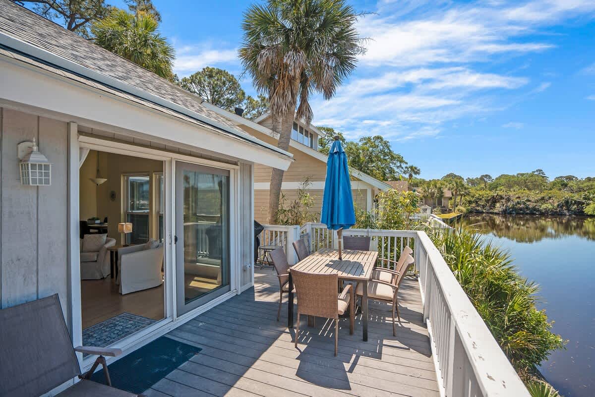 Beautiful deck with stunning views