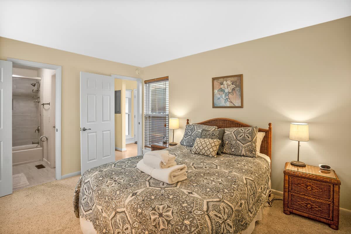 Guest bedroom