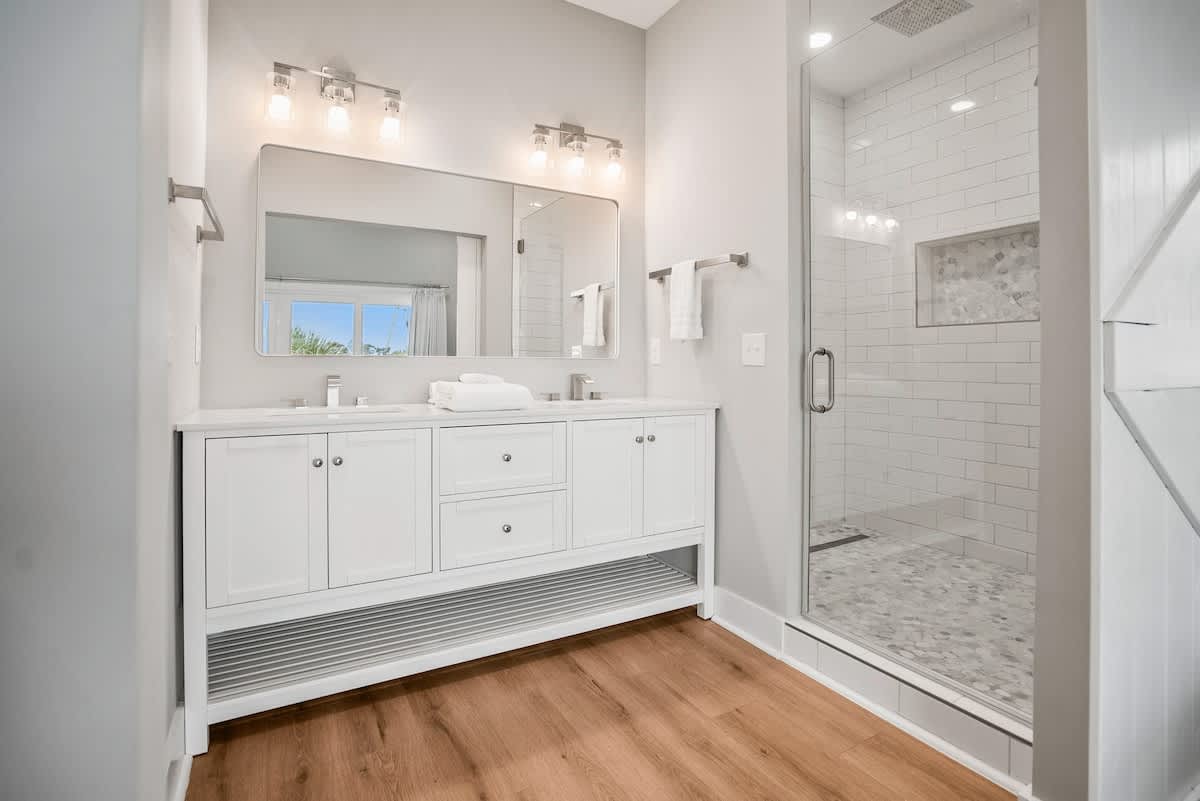 Primary bedroom and en suite bathroom