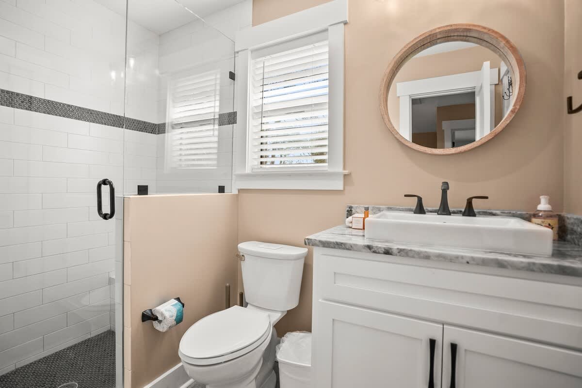Second floor full guest bathroom