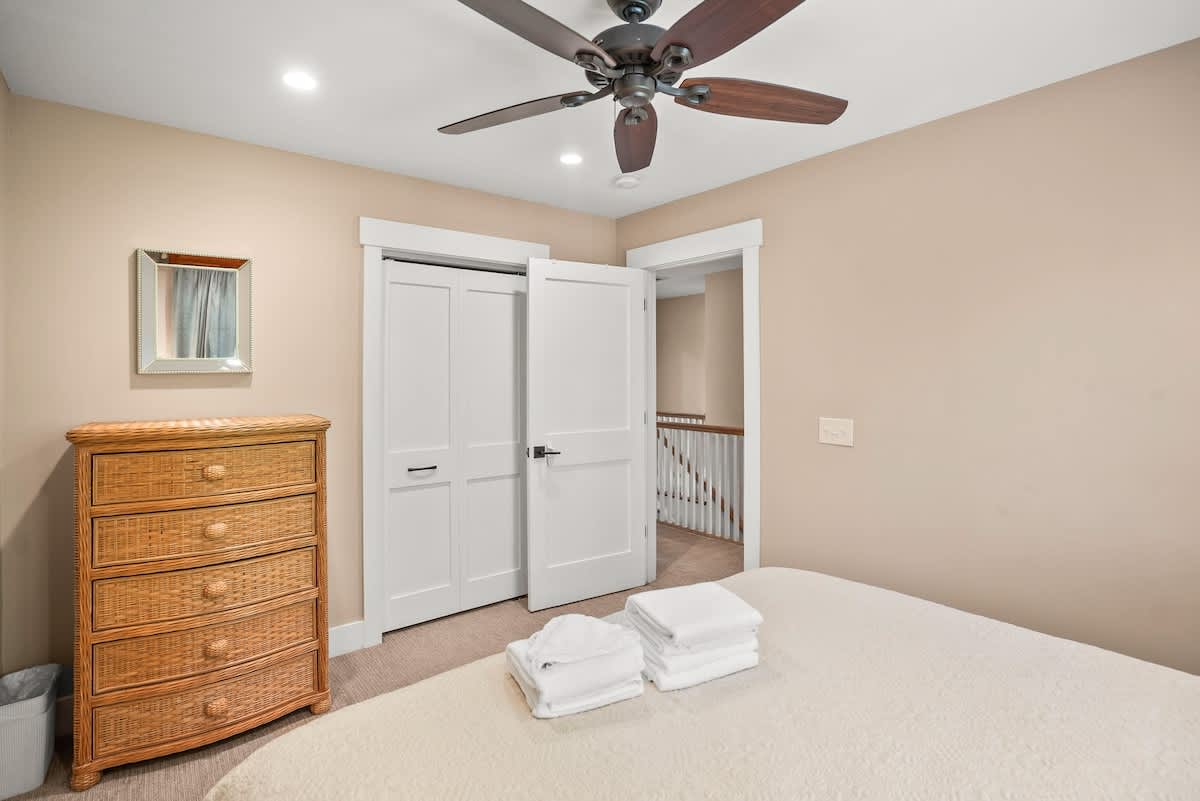Guest bedroom
