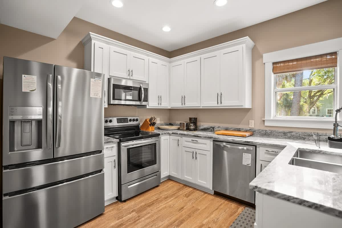 Open concept kitchen and dining area