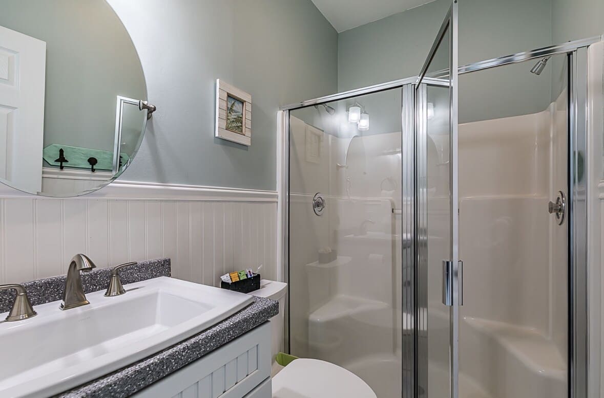 Guest En Suite Bathroom