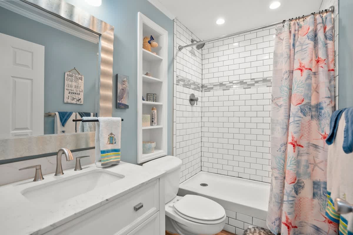 Full Bathroom With Walk in Shower 