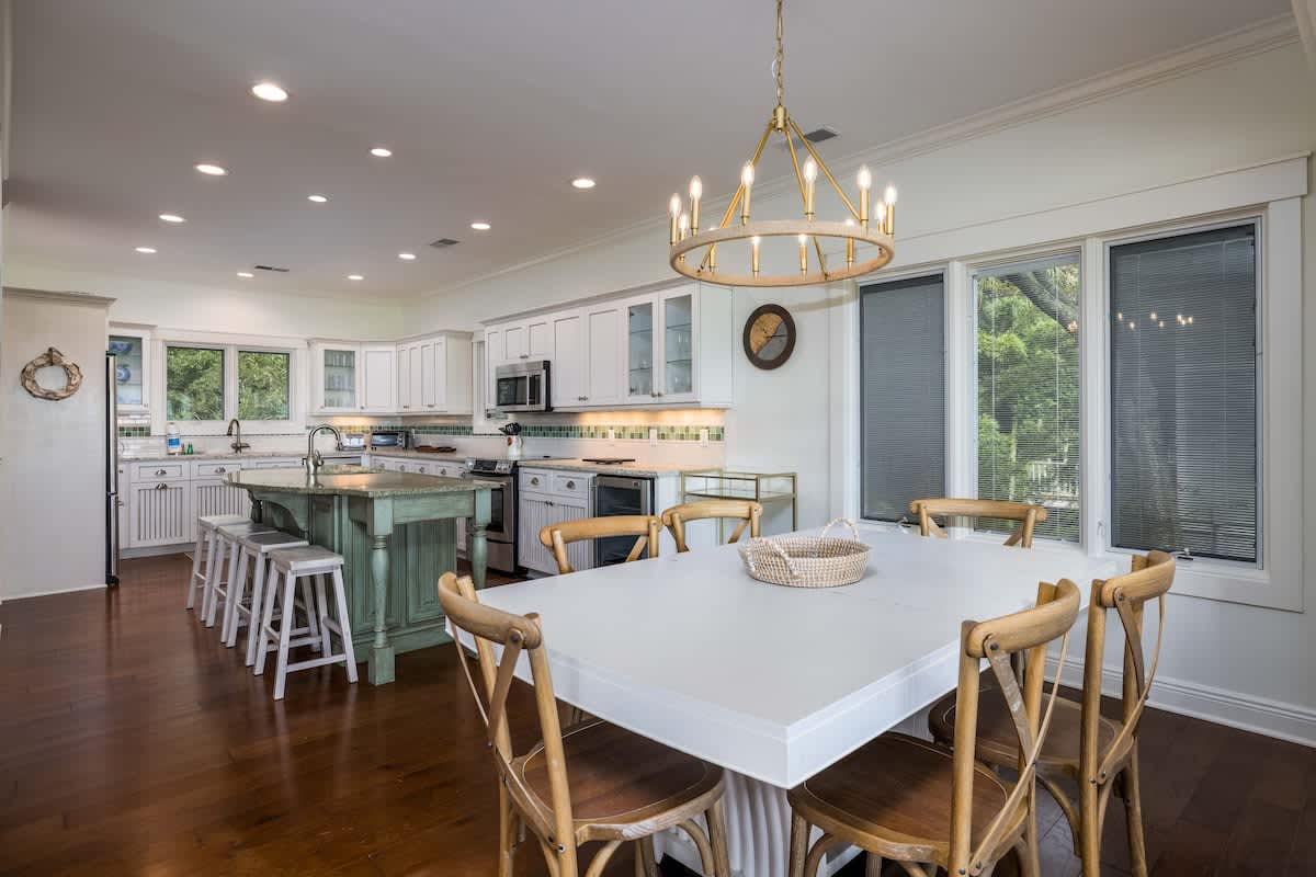 Open concept kitchen and dining area