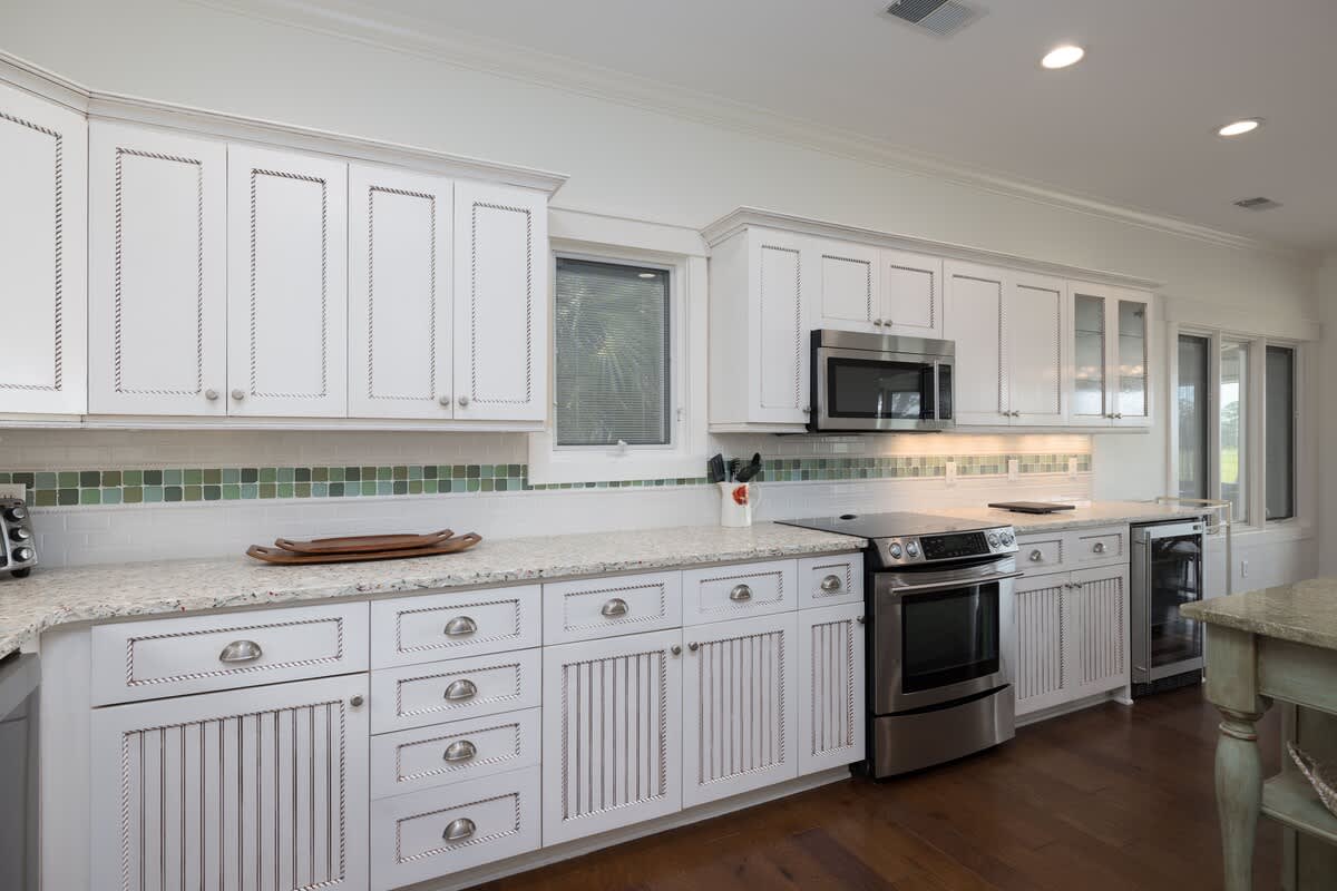 Spacious, well-equipped kitchen