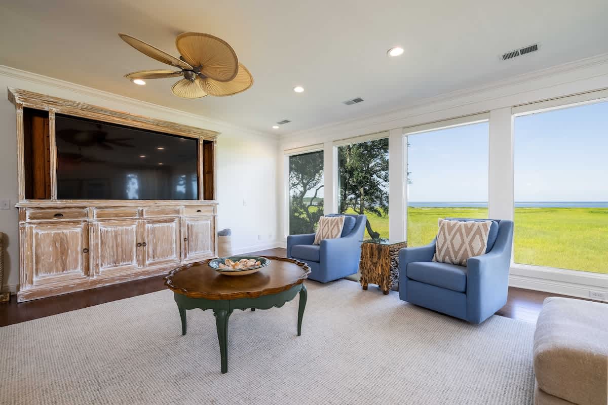 Spacious living area with spectacular ocean views