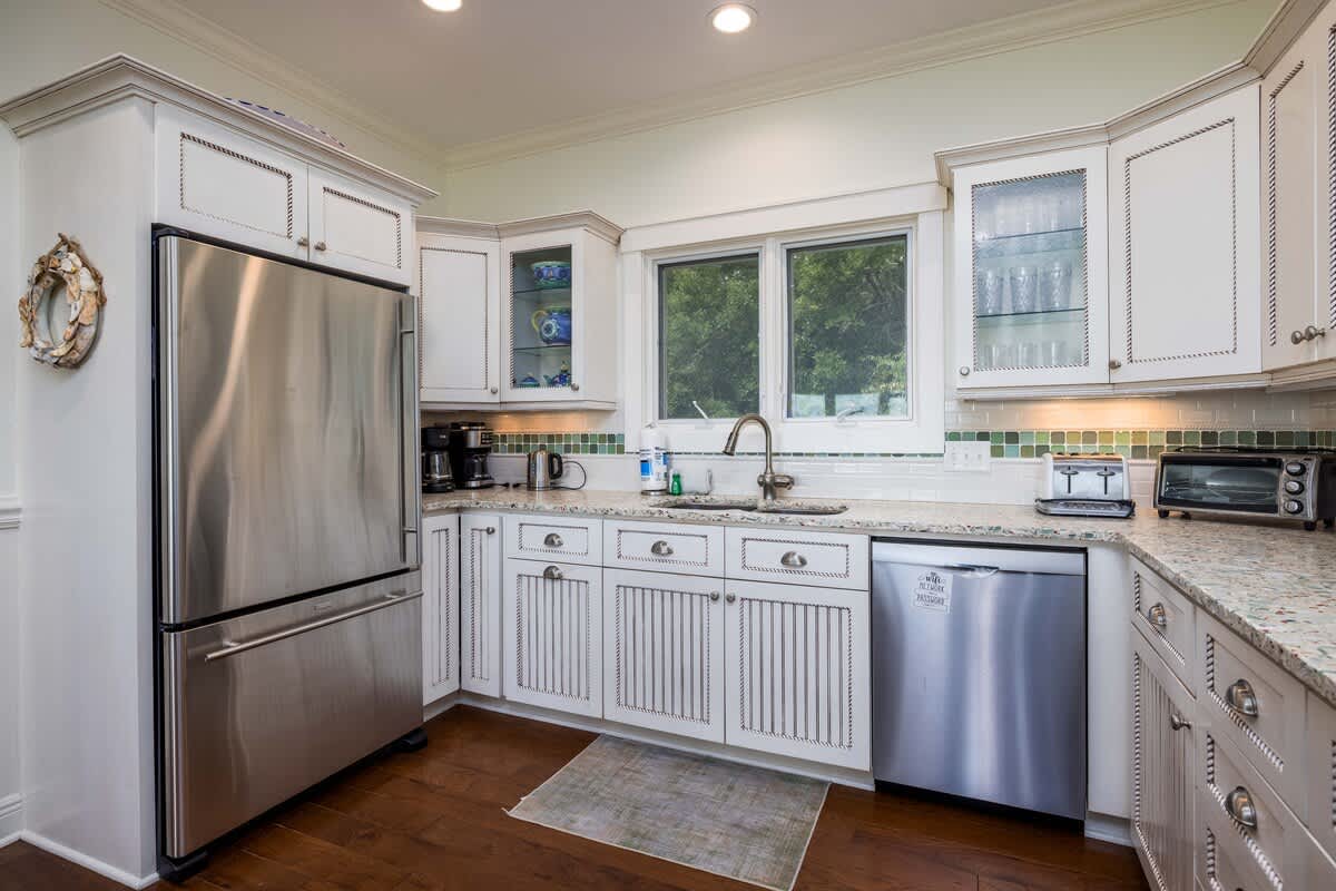 Spacious, well-equipped kitchen