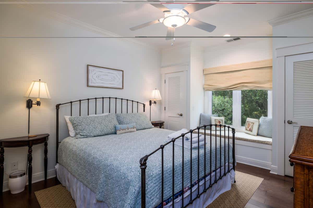 Guest bedroom