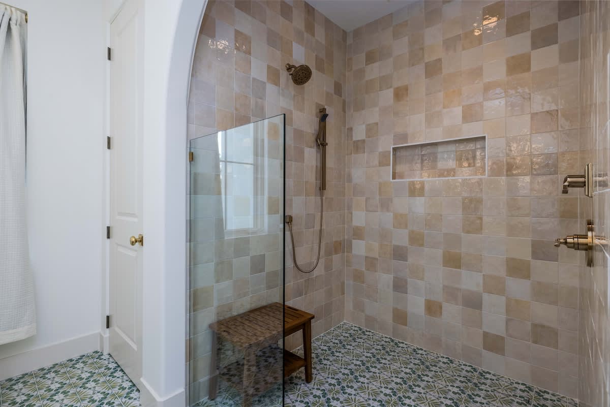 Primary En-Suite with Double Vanity and Walk in Shower 