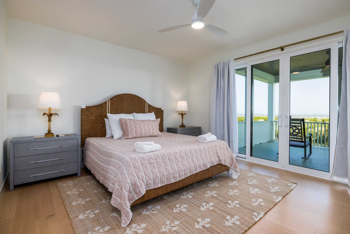 King Bedroom with En-Suite and Access to Deck 