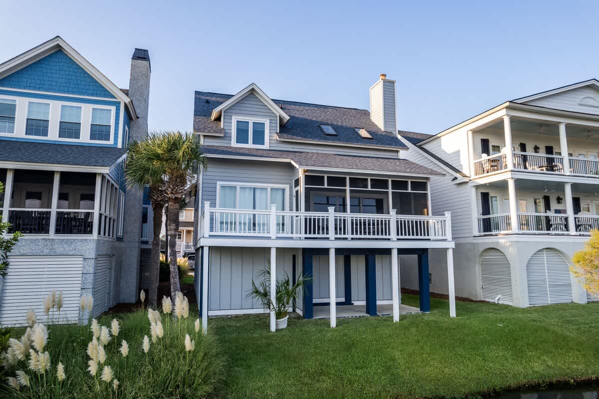 325 Ocean Point Drive Oasis