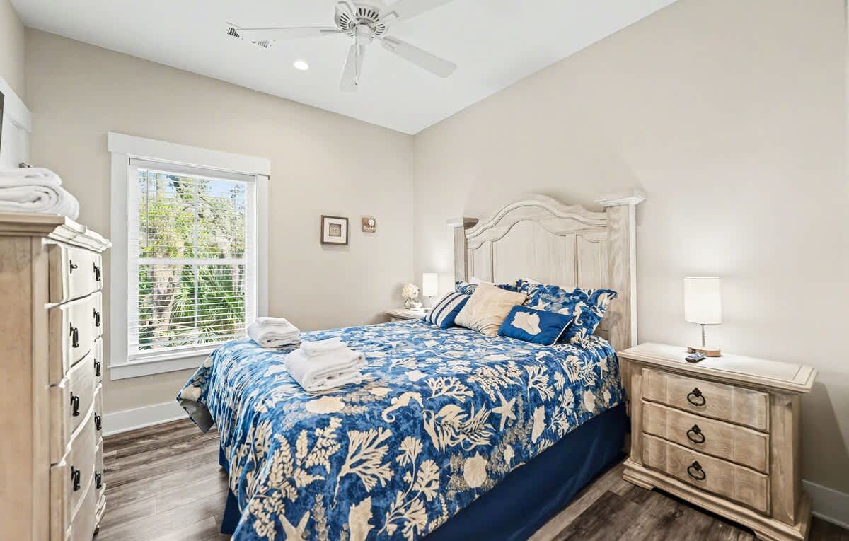Guest Bedroom with Queen bed and Jack - and - Jill Ensuite 