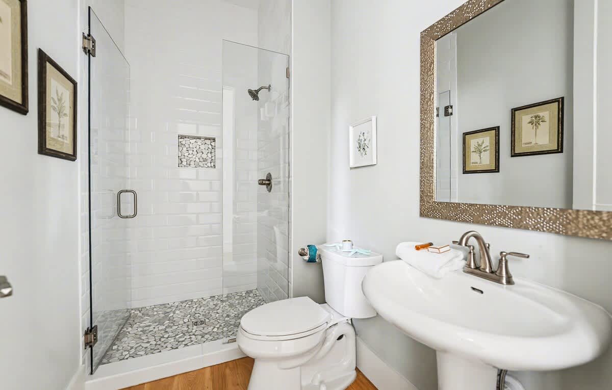 1st Floor Full Bathroom