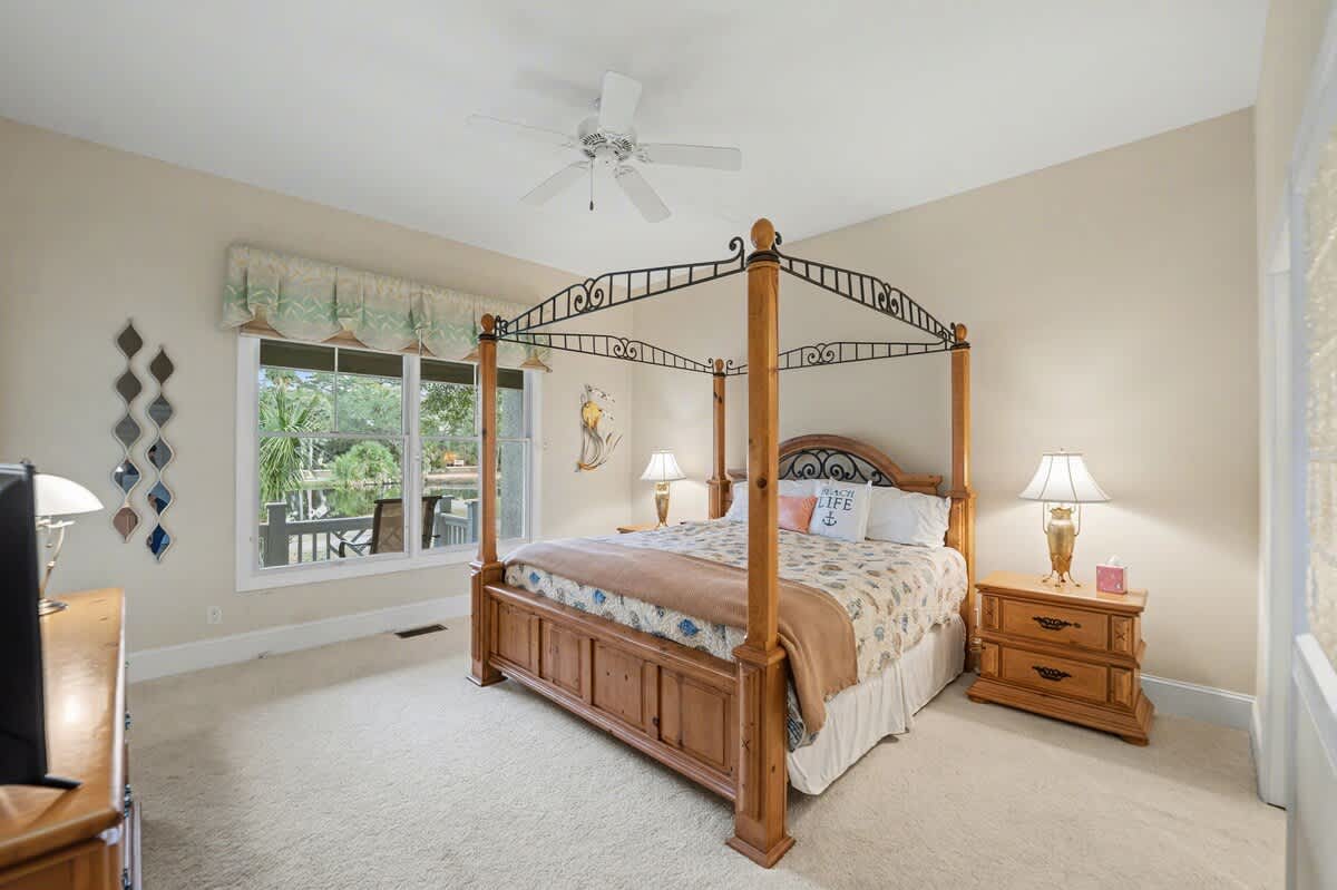 1st Level Primary Bedroom with King Bed and Full En Suite Bathroom