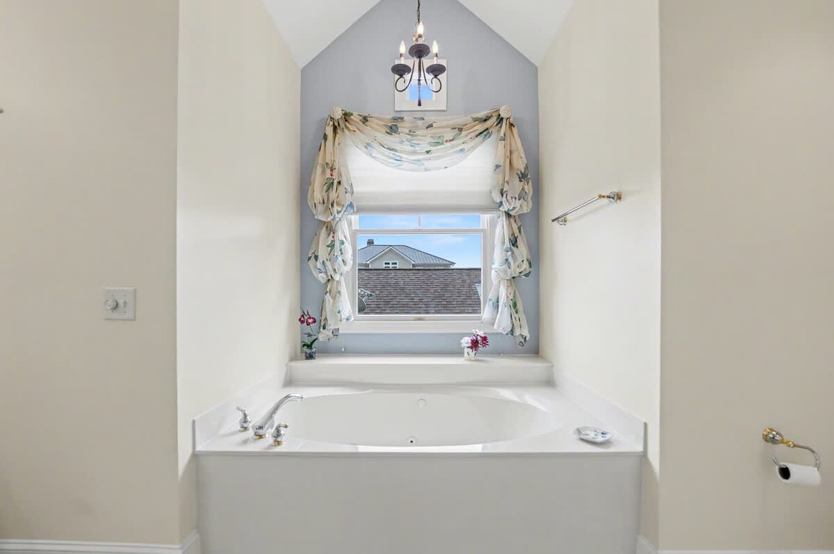 Primary Garden Tub, En Suite