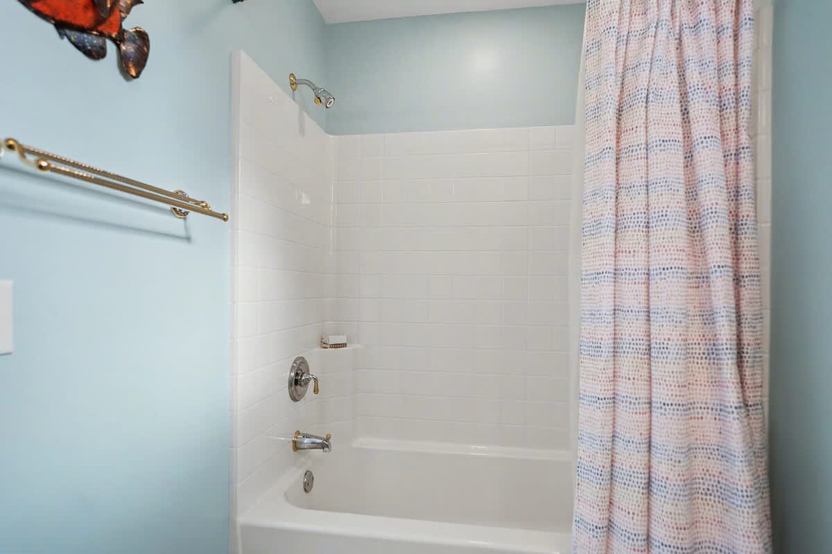 Full En Suite Bathroom