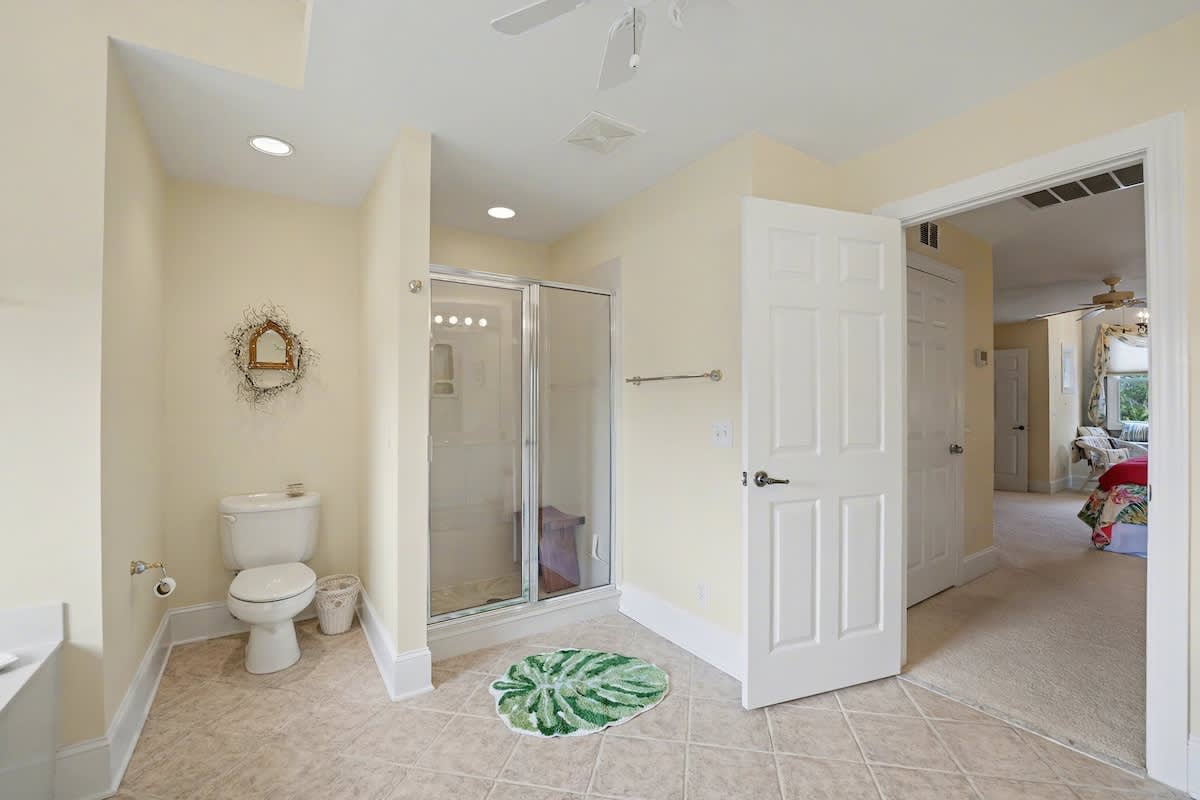 Primary Full Bathroom, En Suuite