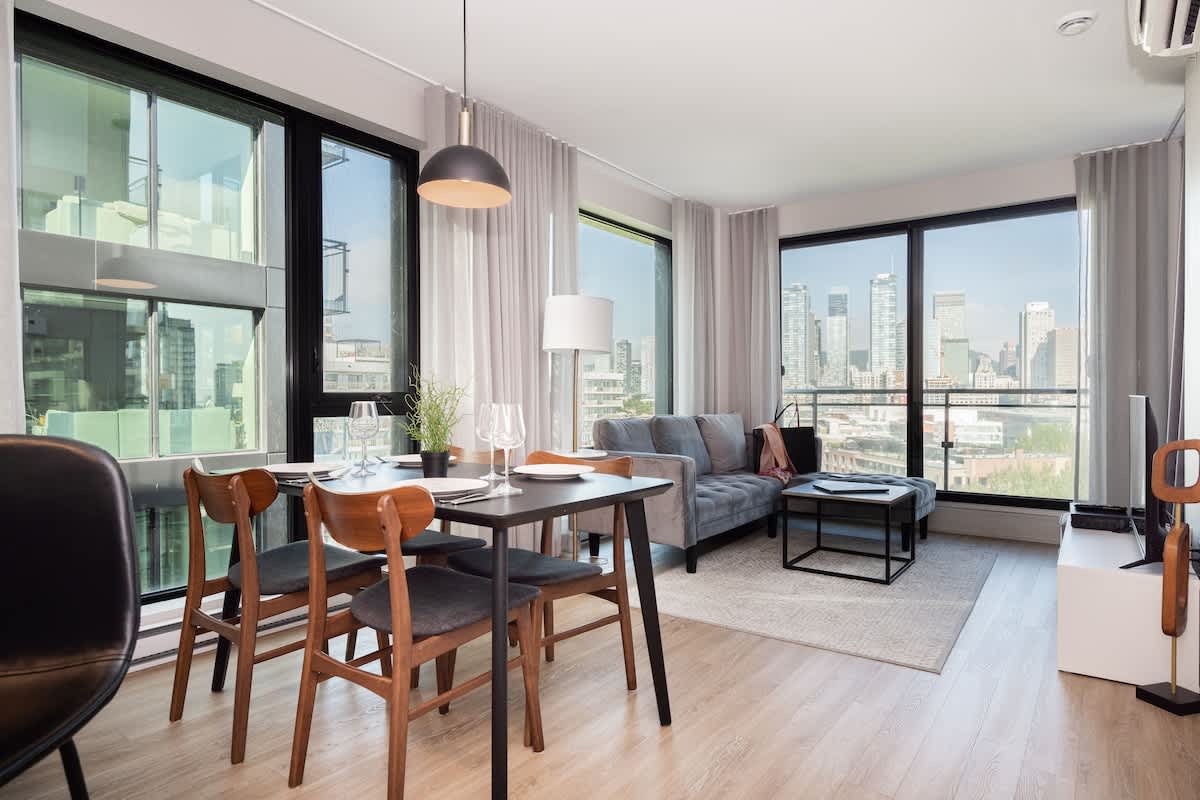 Premium city view | Chic 2 bedroom 2 bath