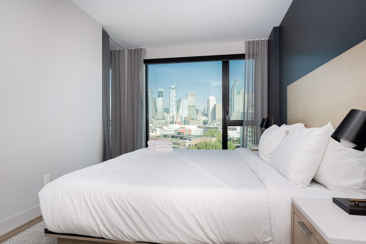 Premium city view | Chic 2 bedroom 2 bath 5