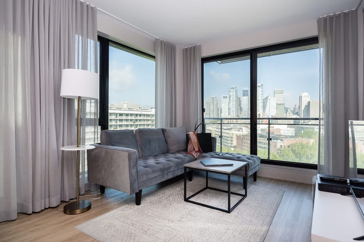 Premium city view | Chic 2 bedroom 2 bath 3