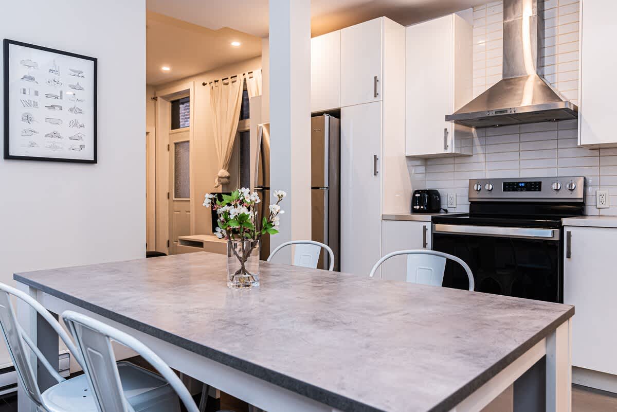 Apartment Furnished One bedroom St-Denis 2-4131 6
