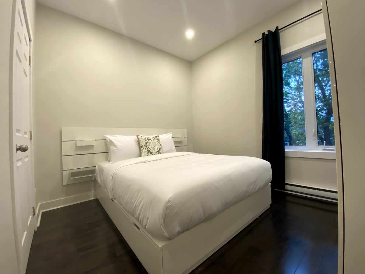 Apartment Furnished 1 Bedroom St-Denis 2-4133 6