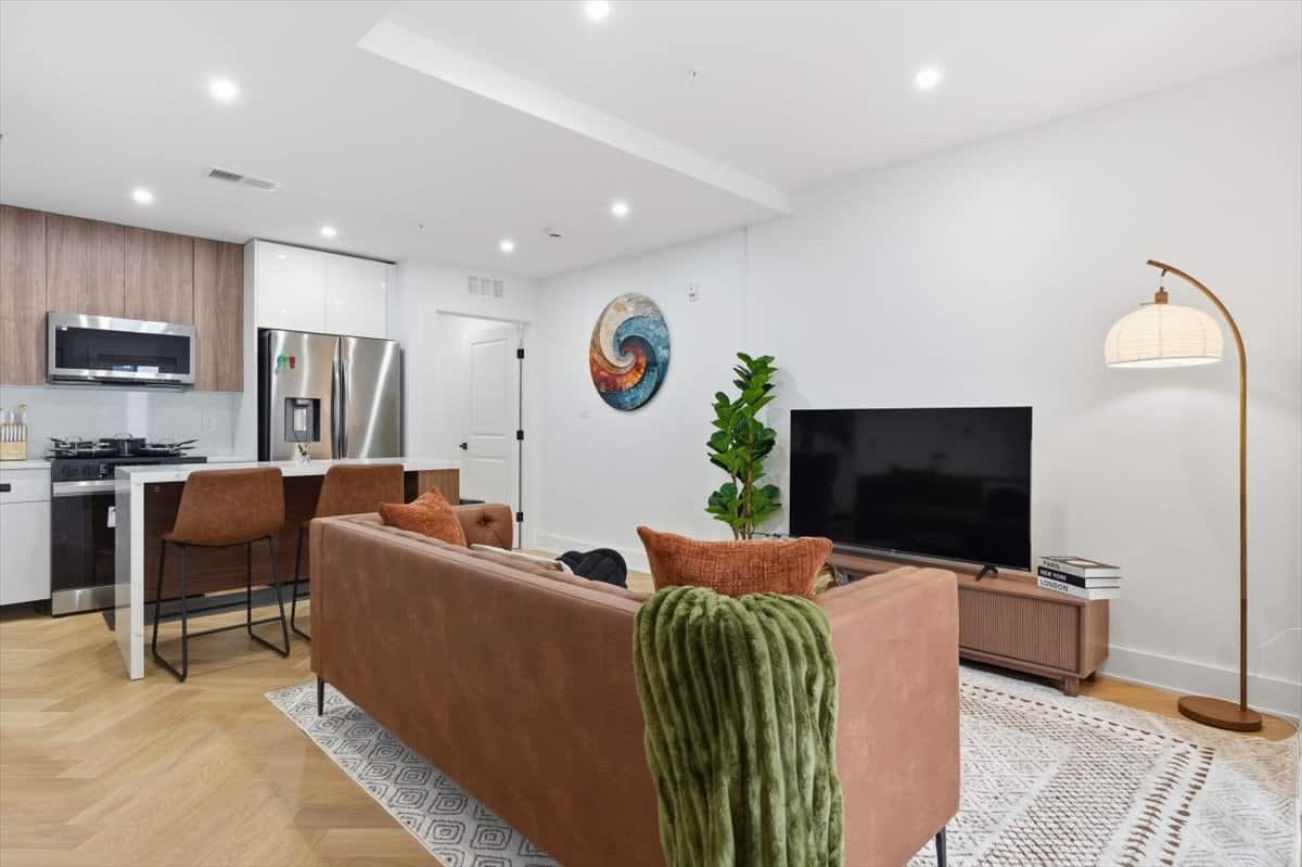 Luxury 1BR for Professionals | 31+ Night Stay