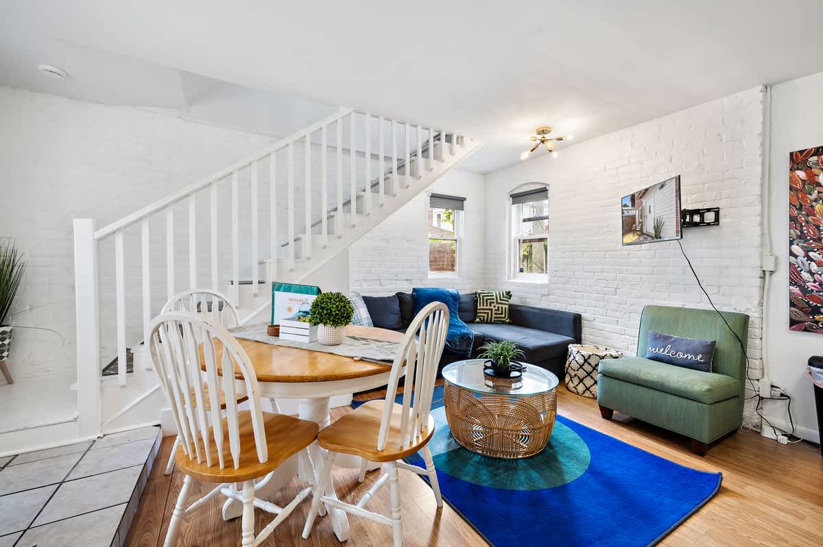 Historic Springfield Hideaway | Team Joseph Ellen