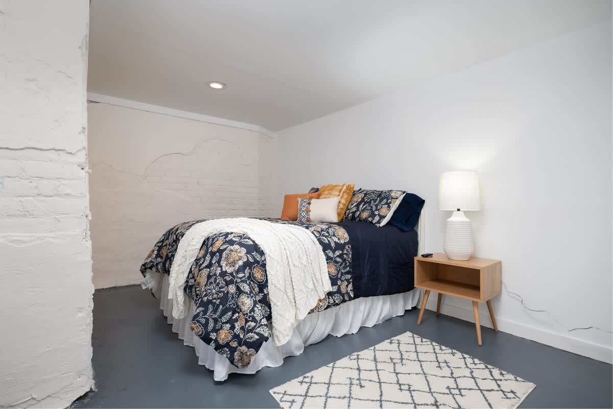 The Gathering House B- Sleeps 6, 2BR — photo 4