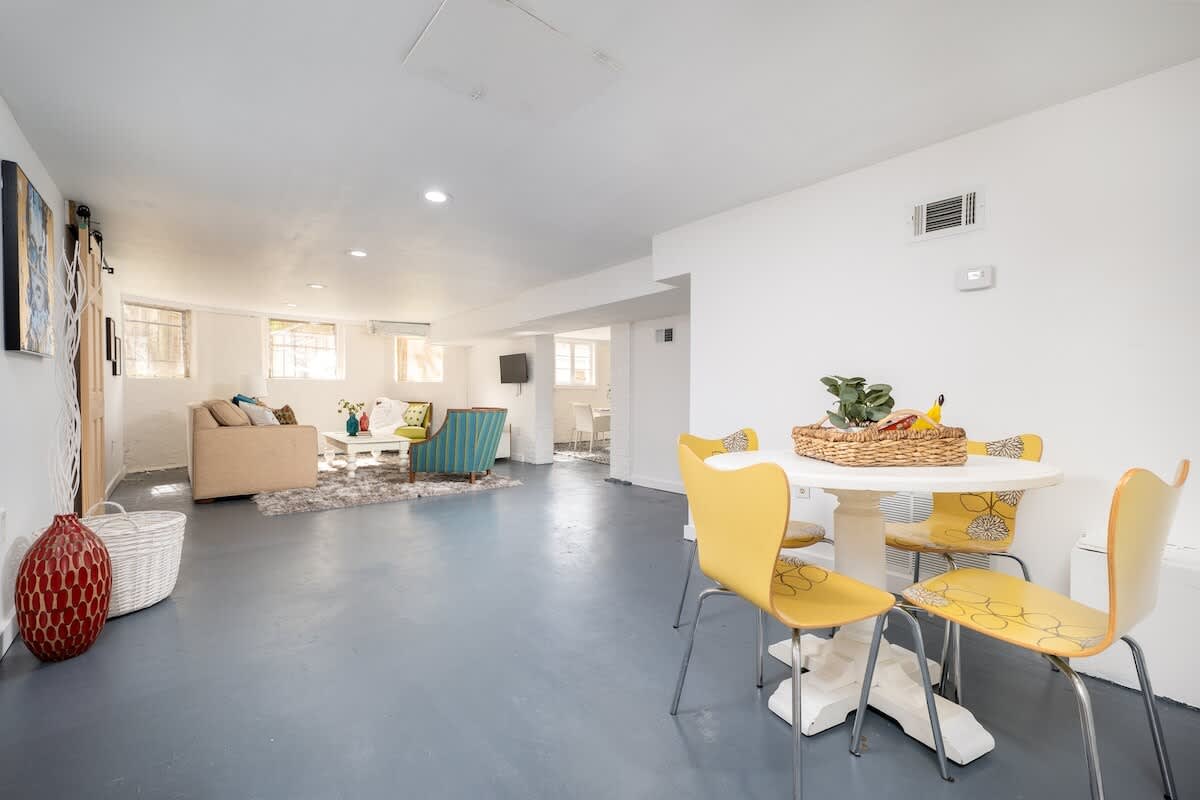 The Gathering House B- Sleeps 6, 2BR — photo 2