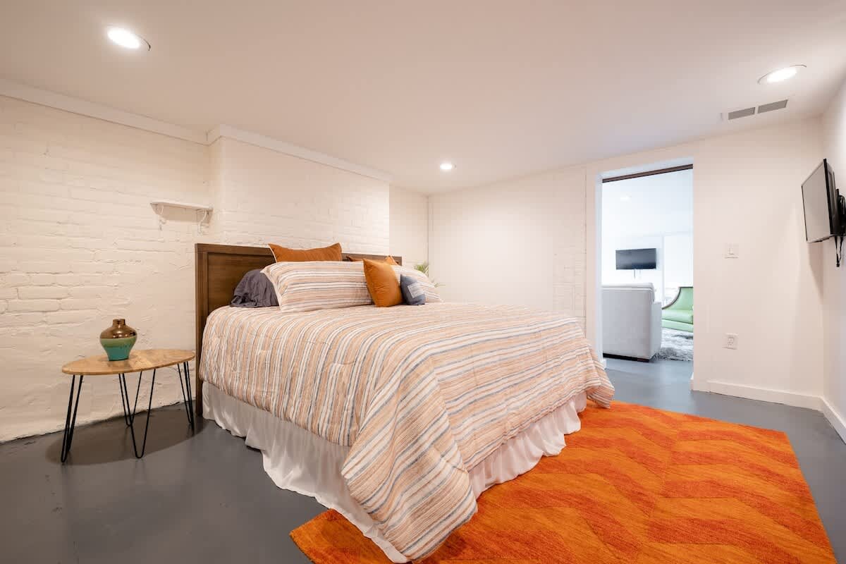 The Gathering House B- Sleeps 6, 2BR — photo 6