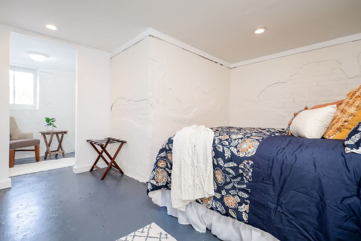 The Gathering House B- Sleeps 6, 2BR — photo 5