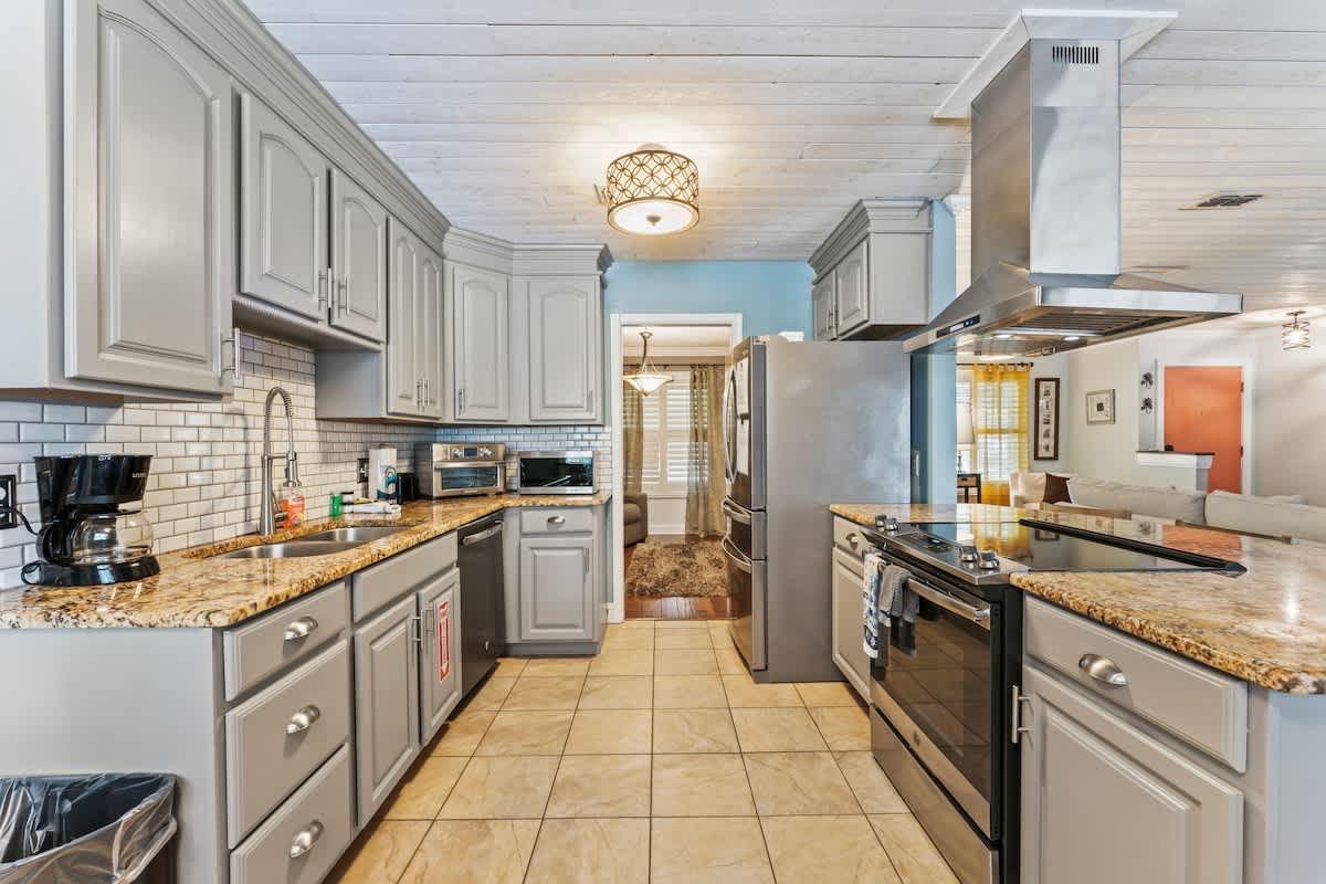 Tropical Paradise-Main House | Team Joseph Ellen — photo 3