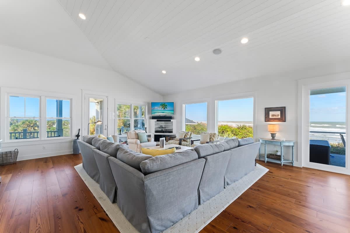 Legacy Dunes- Ocean front, Sleeps 14 — photo 6