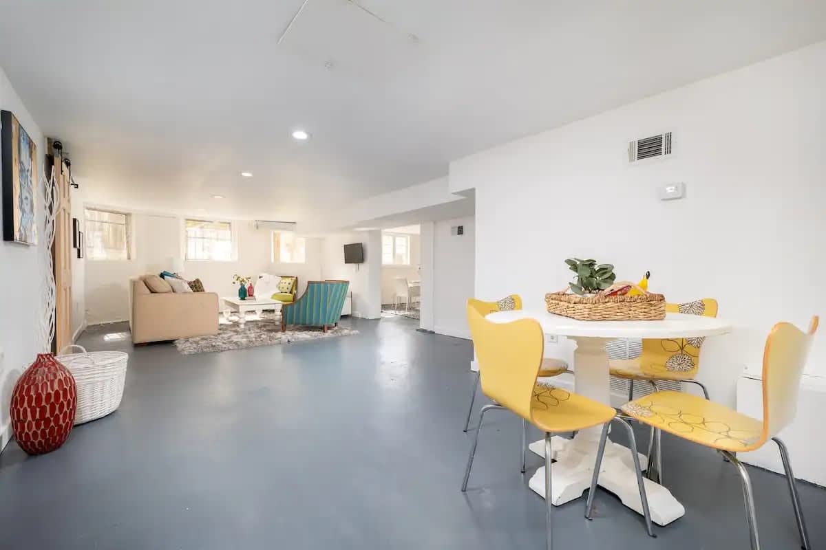 The Gathering House B- Sleeps 6, 2BR — photo 2